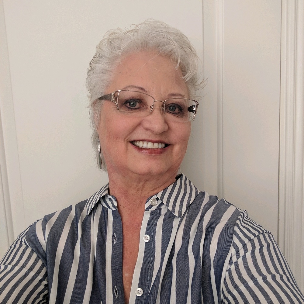 Meet your Posher, Debbie